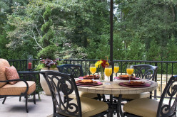 How To Create a Comfortable and Casual Dining Experience with Patio Dining Sets