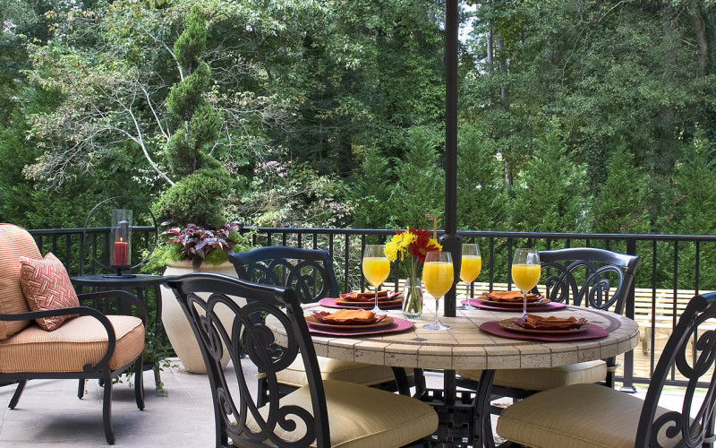 How To Create a Comfortable and Casual Dining Experience with Patio Dining Sets